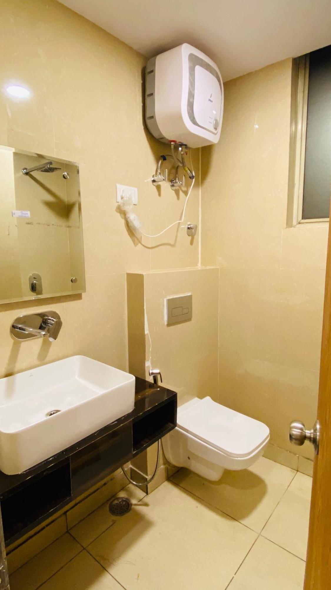 Hotel White Rose Igi Airport New Delhi Extérieur photo